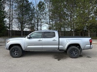 This Toyota Tacoma has a powerful Gas V-6 3.5 L engine powering this Automatic transmission. Power D... (image 9)