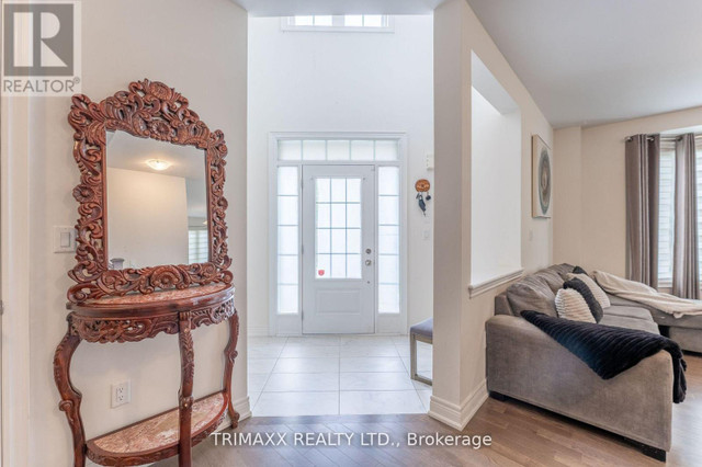 2 DOWNY EMERALD DR Bradford West Gwillimbury, Ontario in Houses for Sale in Markham / York Region - Image 3