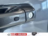 ===== Key Features ===== * 42,486 km * One owner * No reported accidents * Laramie trim * 4WD (four-... (image 8)