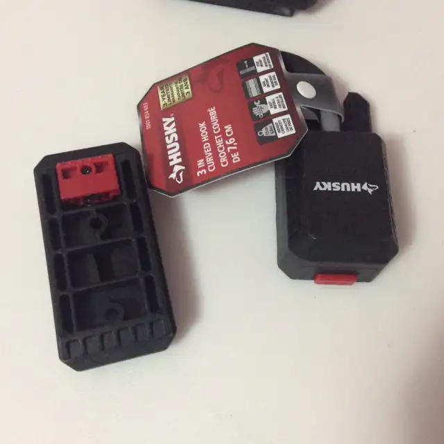 Husky 3-inch Quick-Release Curved Utility Storage Hooks in Hand Tools in Mississauga / Peel Region - Image 10