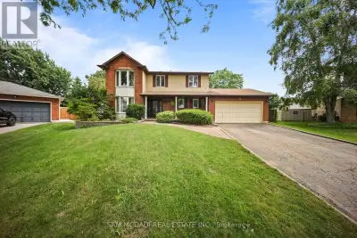 **Welcome to your own private retreat in one of Grimsby's most sought-after lakeside neighbourhoods!...