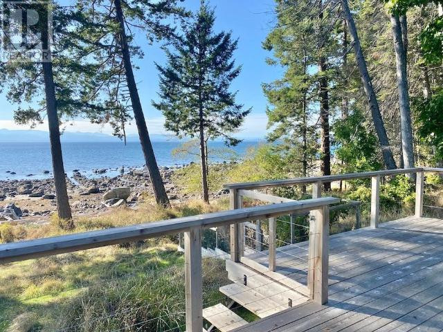 1101 SUNSET TRAIL Savary Island, British Columbia in Houses for Sale in Powell River District - Image 2