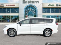This Chrysler Pacifica has a strong Regular Unleaded V-6 3.6 L/220 engine powering this Automatic tr... (image 1)