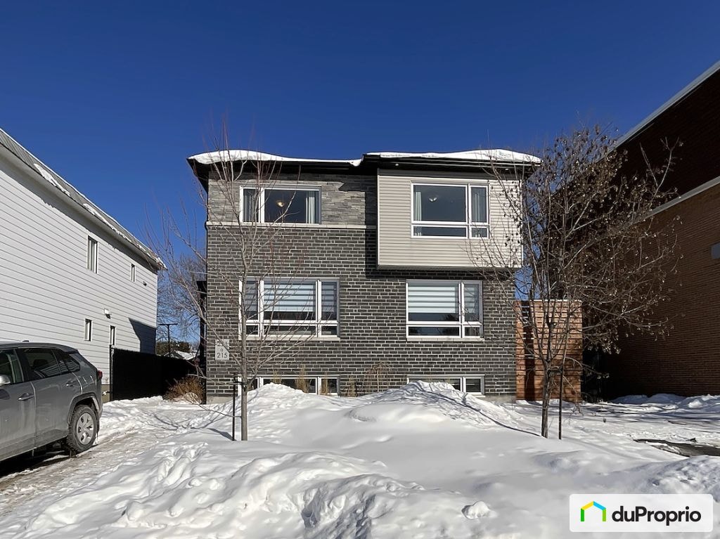 $689,000 - Townhouse for sale in Longueuil (Vieux-Longueuil) — photo 2