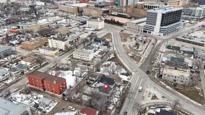 5A//Winnipeg/INVESTOR / DEVELOPMENT OPPORTUNITY RMF-M Infill Site on Transit Corridor (Priced for Im...