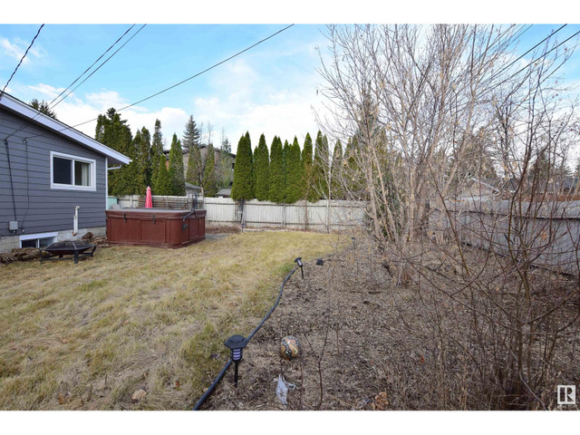 14704 80 AV NW Edmonton, Alberta in Houses for Sale in Edmonton - Image 2