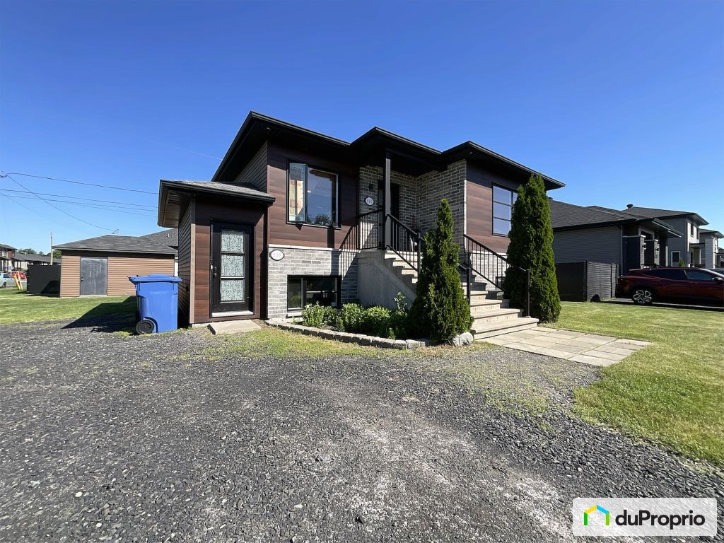 $549,999 - Duplex for sale in St-Roch-De-Richelieu — photo 2