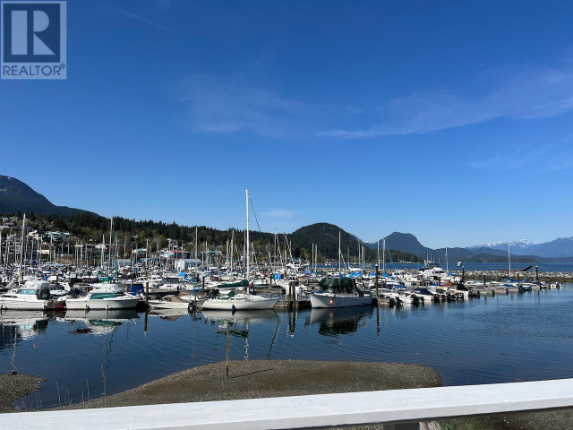 650 BAY ROAD Gibsons, British Columbia in Houses for Sale in Sunshine Coast
