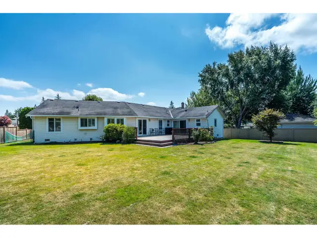 15475 KILMORE COURT Surrey, British Columbia in Houses for Sale in Delta/Surrey/Langley - Image 4