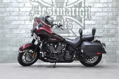 Lot's of upgrades on this beautiful, 2018 Heritage Classic FLHCS! Color matched Reckless batwing fai...