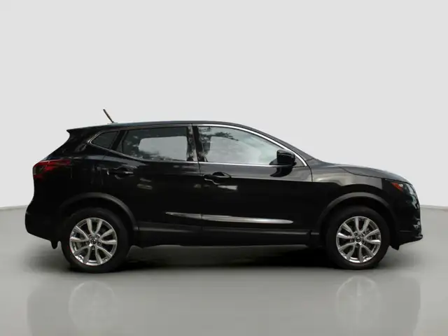 2021 Nissan Qashqai FWD S CVT for sale in Cars & Trucks in Comox / Courtenay / Cumberland - Image 3