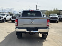 AMVIC Licensed Dealer * Keyless Entry * 8-Way Power Driver Seat * Rear Vision Camera * Trailer Sway... (image 6)