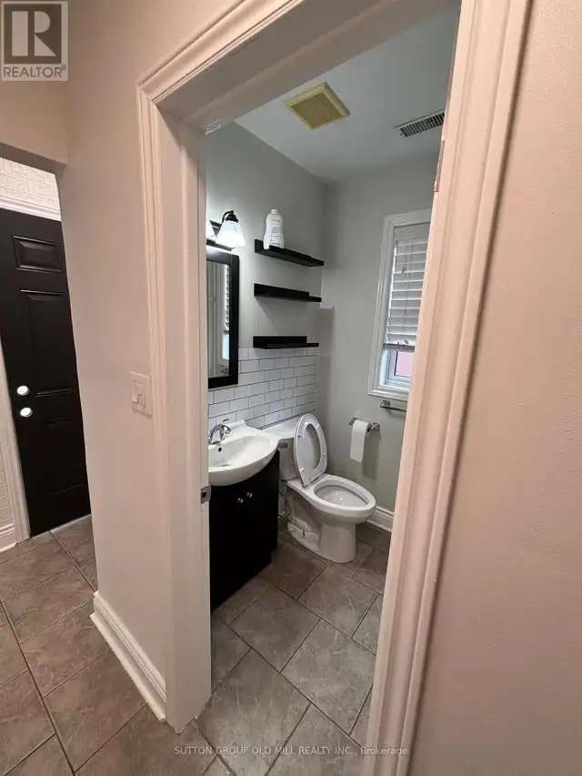 UPPER - 85A EVANS AVENUE Toronto (Mimico), Ontario in Long Term Rentals in Mississauga / Peel Region - Image 11
