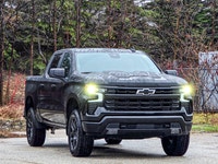 Powerful 5.3L V8 engine with 4x4 capability - Advanced navigation system for seamless connectivity -... (image 3)