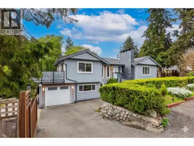 Discover this tastefully renovated masterpiece in the heart of Upper Lonsdale. Designed with an exce...