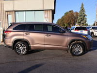 SAEFTY INCLUDED ONE OWNER ACCIDENT FREE SERVICE RECORDS LOCAL ONTARIO CAR 7 PASSENGERS Very Clean AW... (image 6)