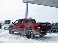 Welcome to 400 Chrysler Dodge Jeep Ram. POWER DUAL-PANE PANORAMIC SUNROOF -inc: LED Dual Dome Readin... (image 5)