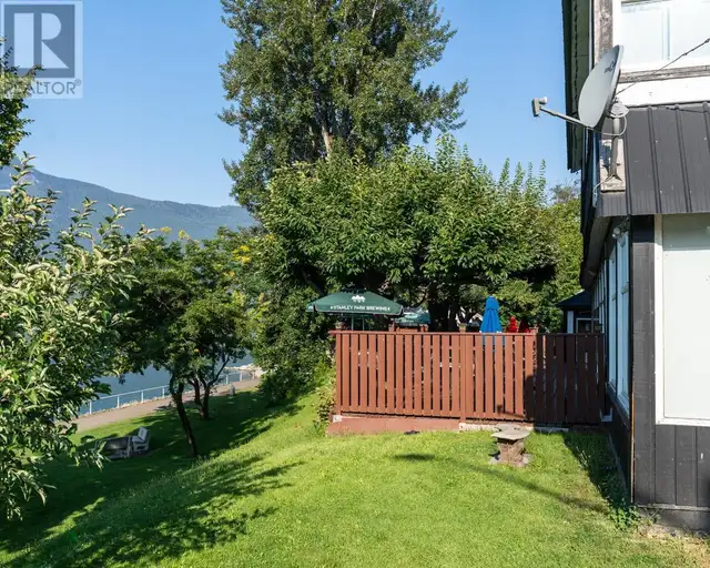 92 4TH Avenue Nakusp, British Columbia in Commercial & Office Space for Sale in Nelson - Image 21