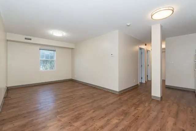 2 Female Student Beds in Unit 5 at 298 Spruce- $1,000 Gift Card! in Room Rentals & Roommates in Kitchener / Waterloo - Image 10