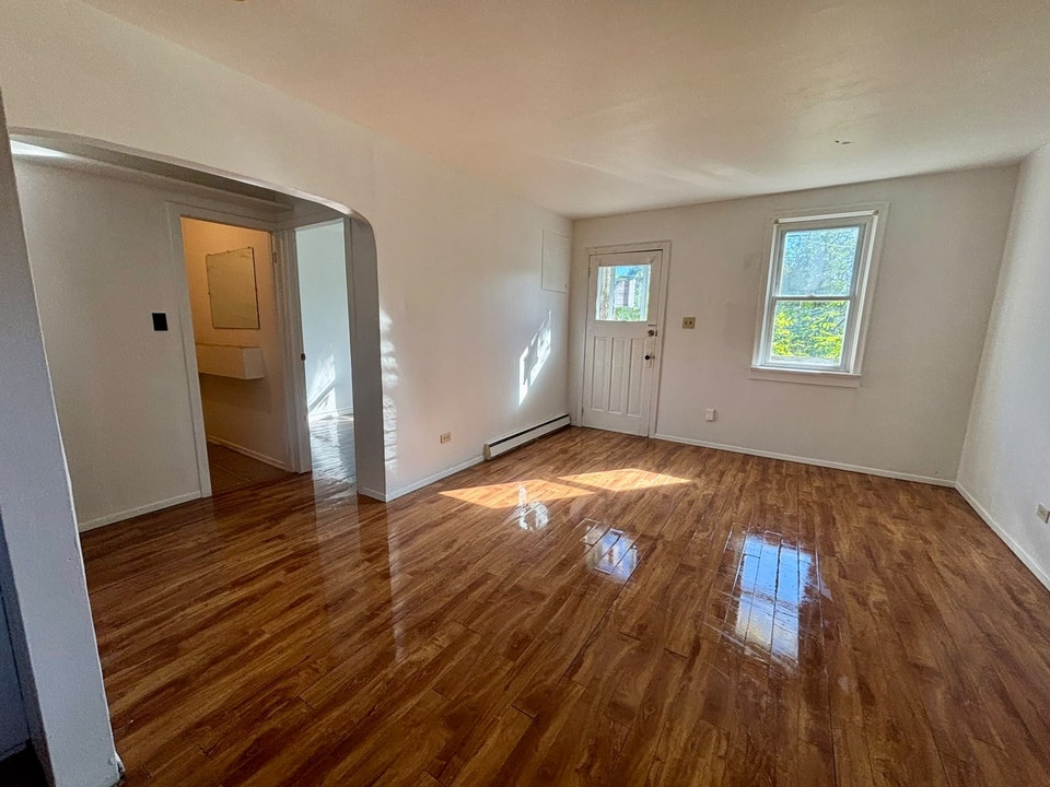 2 Bedroom 1 Bath House For Rent-Willow Ave 3