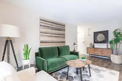 102 Grand Ave: Explore move-in-ready suites in a secure building, close to downtown London and charm...