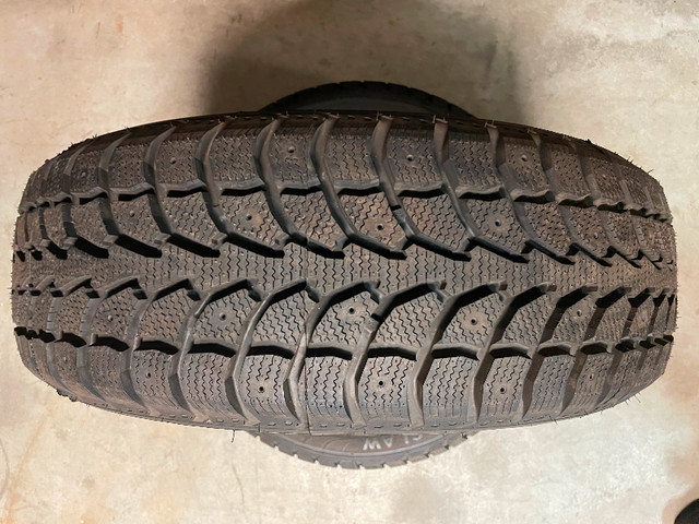 PNEUS D’HIVER NEUF NEW WINTER CLAW TIRES 235-65-17 EXTREME GRIP dans Pneus et jantes  à Laurentides - Image 4