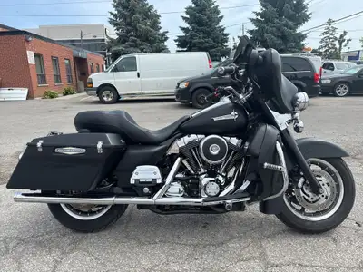 Check out this 2003 CANADIAN Harley-Davidson Electra Glide former Police unit with only 113,846kms....