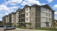 Broadstreet's Vista Pointe offers 1, 2, and 3 bedroom pet friendly apartments for rent, set in the h... (image 2)