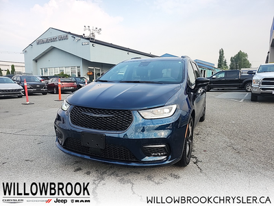 Low Mileage, Leather Seats, Trailer Tow Group, Appearance Package! This Chrysler Pacifica is a top-r...