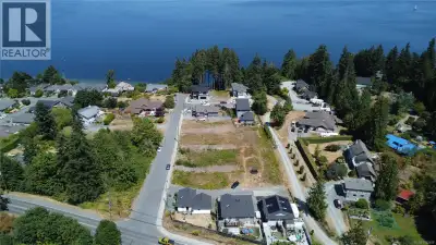 Located on a quiet, street just a short walk from all the amenities of beautiful Chemainus, this ver...