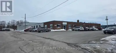 Industrial facility for sale in Quinte West (Trenton) offering a total building area of 35,772 sqft...