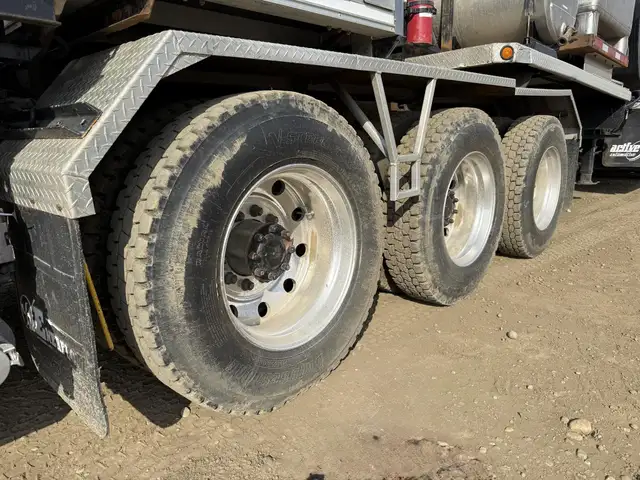 2007 KENWORTH C500 in Heavy Trucks in Saskatoon - Image 40