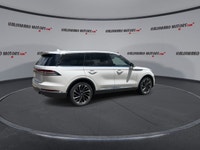 // ACCIDENT FREE!! // This 2023 Lincoln Aviator Reserve AWD is a premium three-row SUV that blends p... (image 7)