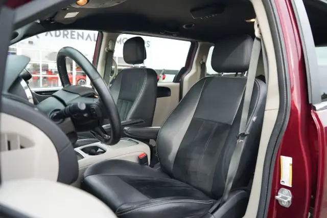 2018 Dodge Grand Caravan SXT Premium Plus WITH STOW & GO in Cars & Trucks in Red Deer - Image 16