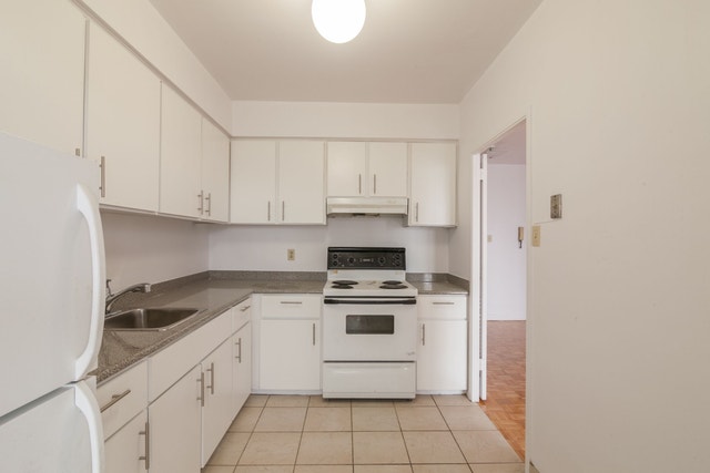 900 Rockland — photo 3