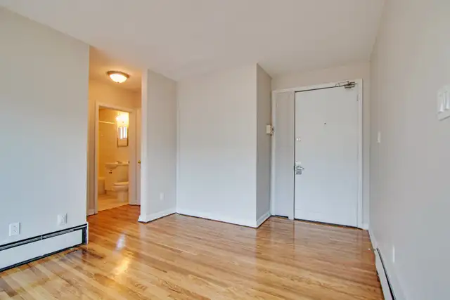 Charming 2 Bedroom Apartment for Rent in Whitby in Long Term Rentals in Oshawa / Durham Region - Image 9