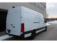 ONLY 31,000 KM , YES , ONLY 31,000 KM!!! 2020 MERCEDES SPRINTER 2500 -- 170 FULL SIZE -- HIGH ROOF -... (image 8)