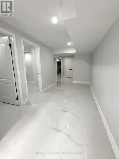 LOWER - 15 DRIZZEL CRESCENT Richmond Hill (Oak Ridges), Ontario
