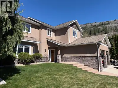 A thoughtfully designed home in desirable Miral Heights! Offers 3 beds and 4 baths, this property bl...
