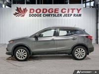 This Nissan Qashqai boasts a Regular Unleaded I-4 2.0 L/122 engine powering this Variable transmissi... (image 1)