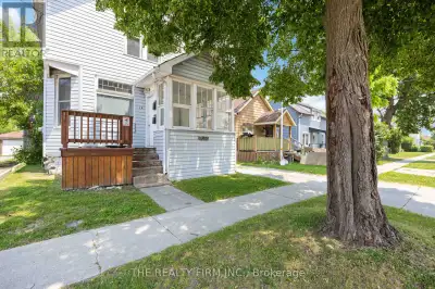 ATTENTION INVESTORS & SAVVY FIRST TIME HOME BUYERS! THIS LEGAL DUPLEX IS FULL OF IT'S ORIGINAL CHARA...