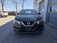 This 2023 Nissan Qashqai SV AWD features a 7-inch NissanConnect touchscreen with Apple CarPlay and A... (image 5)