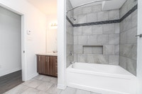 Renovated Akelius one bedroom apartment for rent. Located near Rue de Franfort in the Plateau neighb... (image 4)