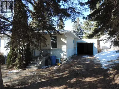 This is a solid comfortable home. Hardwood, gleaming as the sun shines through the windows. Walking...
