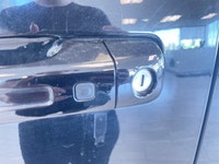 ===== Key Features ===== * 52,519 km * No Reported Accidents * 4WD (Four-Wheel Drive) * 5.7L HEMI V8... (image 9)