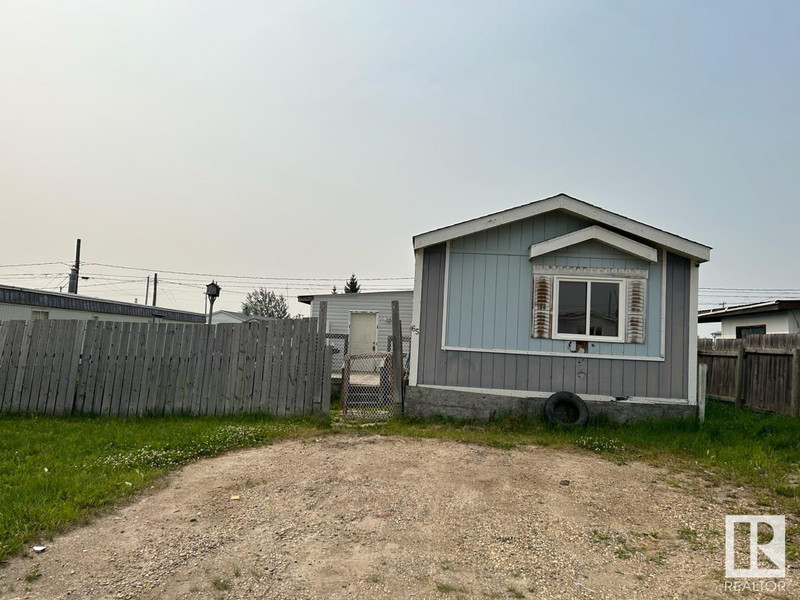 241 Country Style M.H.P Drayton Valley, Alberta Houses for Sale St