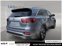 2020 Kia Sorento EX Odometer is 40176 kilometers below market average! Ready for anything, from the... (image 3)