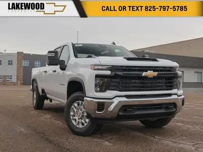 This Chevrolet Silverado 3500HD delivers a Turbocharged Diesel V8 6.6L/403 engine powering this Auto...