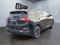 Experience the perfect balance of style and utility with the 2022 GMC Terrain. This is the perfect S... (image 4)