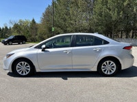 // ACCIDENT FREE!! // This used 2025 Toyota Corolla LE is a smart sedan for daily driving in Cayuga.... (image 9)